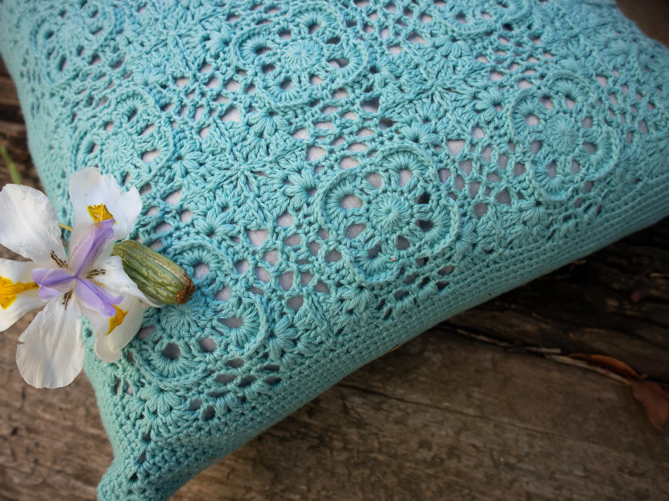 Lace cushion